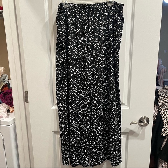 Love Ryan Women’s Pants Plus 3X Black Floral Lounge Cottage Floral Slink… - Picture 1 of 5
